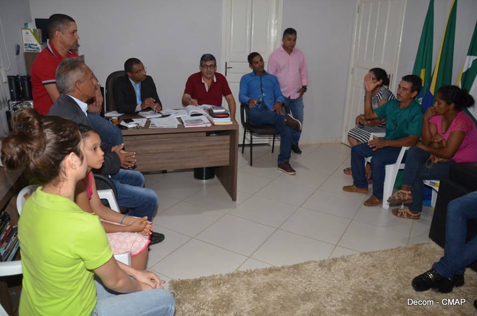 Moradores da Linha 115 procuram os Vereadores para intervir na recuperação dos atoleiros.